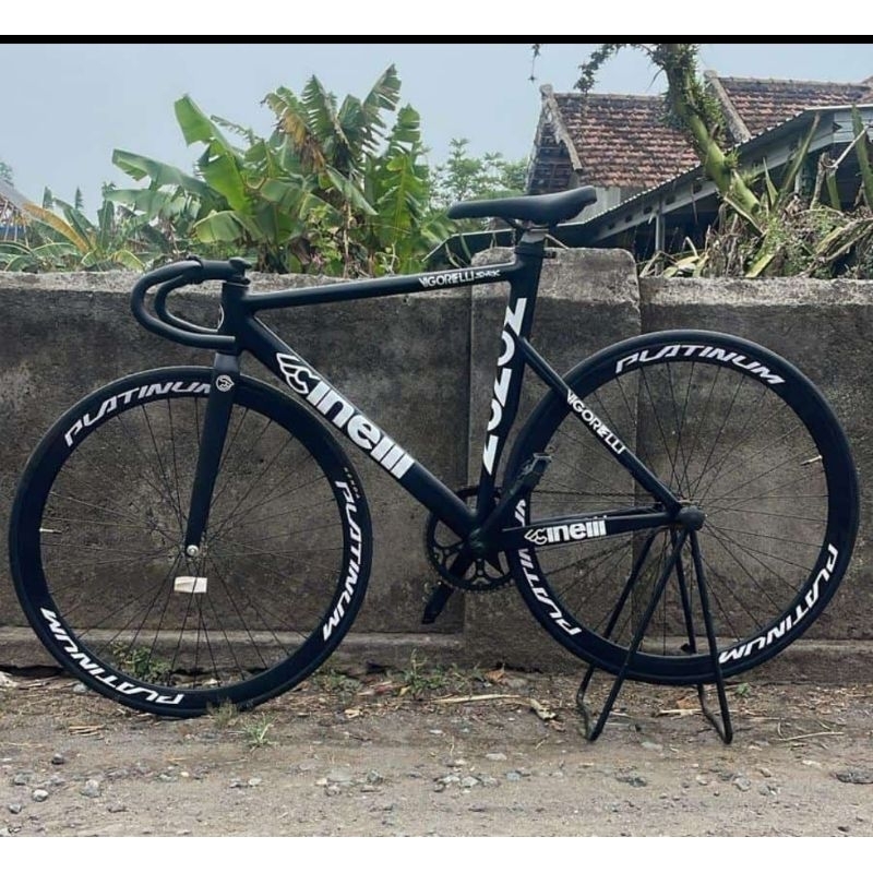 Fixie Cinelli Vigorelli Shark Warna Hitam Murah Meriah Siap Pakai