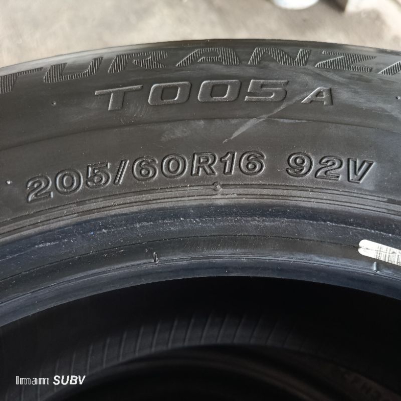 Ban 205/60R16 Bridgestone Turanza T005