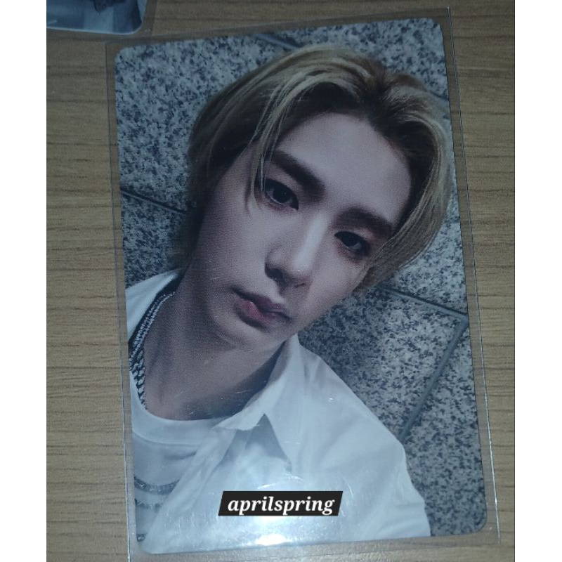 LEEHAN YZY PHOTOCARD