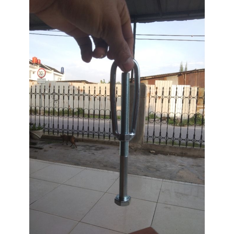 baut gantungan ban serap mobil Avanza Xenia