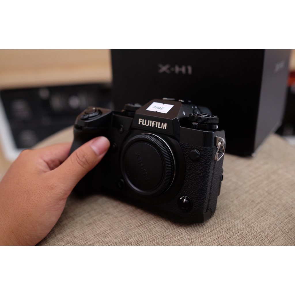 KAMERA FUJIFILM X-H1 / XH 1 / XH-1 / XH1 SECOND CONDITION MULUSS FULLBOX 100% ORI