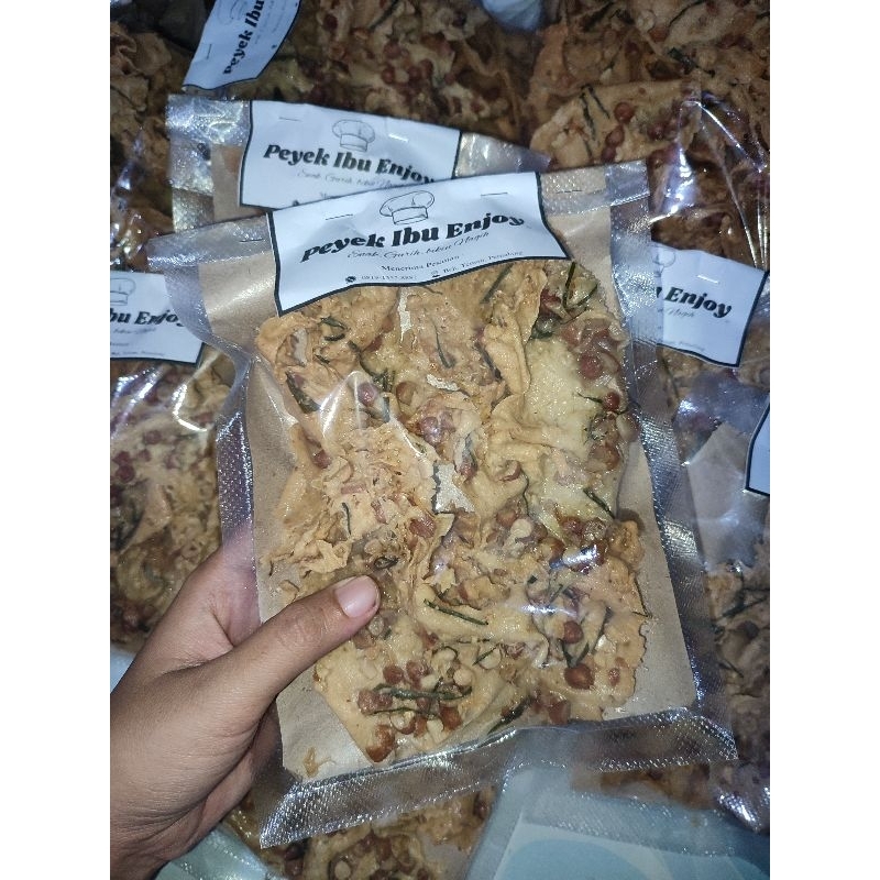 

Rempeyek Kacang Tanah Peyek Kacang Tanah Daun Jeruk 70gram