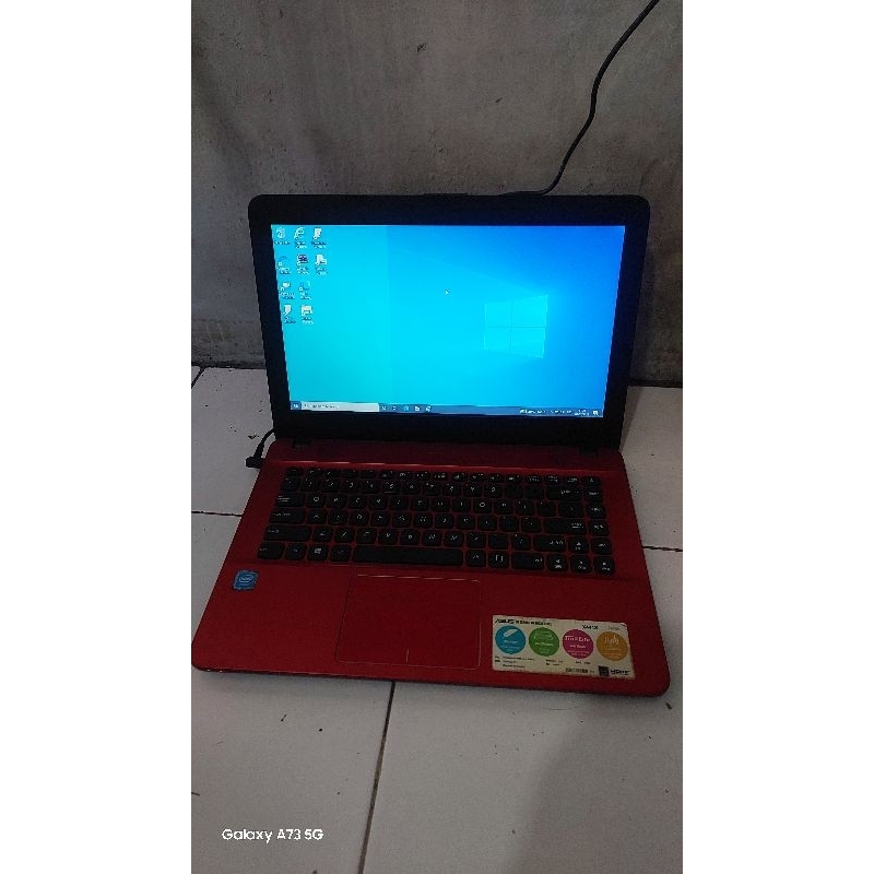 bismillah jual laptop asus x441S intel dualcore n3060 ram 2 gb hardisk 160 gb win 10 minus speker sa