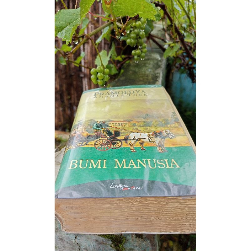 Preloved Buku Bumi Manusia karya Pramoedya Ananta Toer