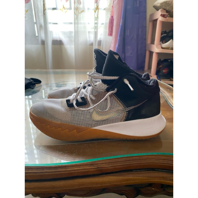 sepatu second basket kyrie flytrap 40,5