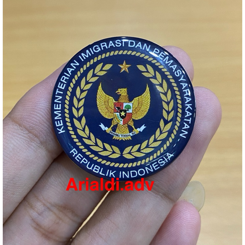 pin KEMENIMIPAS terbaru kuningan dilapis resin magnet pin IMIPAS logo terbaru kuningan magnet