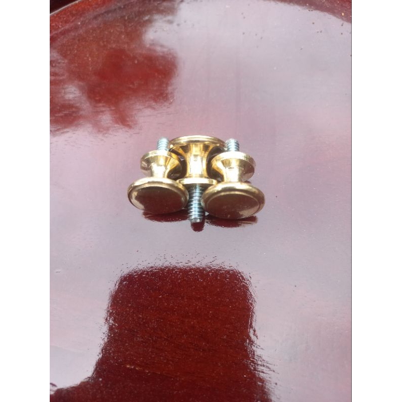 kaki tebok kuningan 1 set