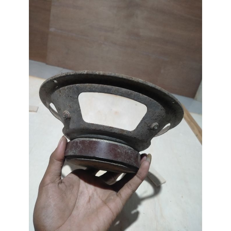 Rangka Speaker 8 inch bekas