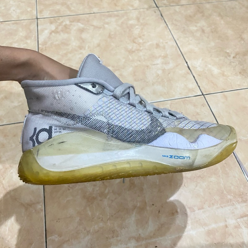 Sepatu Basket Kd 41 Second original