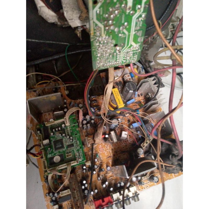 Mesin TV tabung slim 21inc merk Polytron TV multi media.