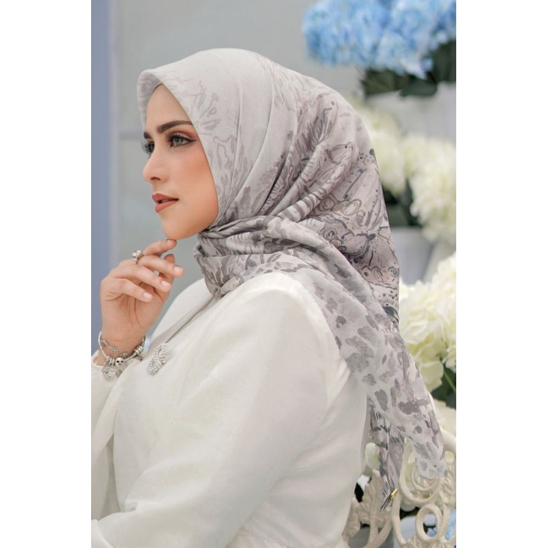 PL Farsha Bone Buttonscarves