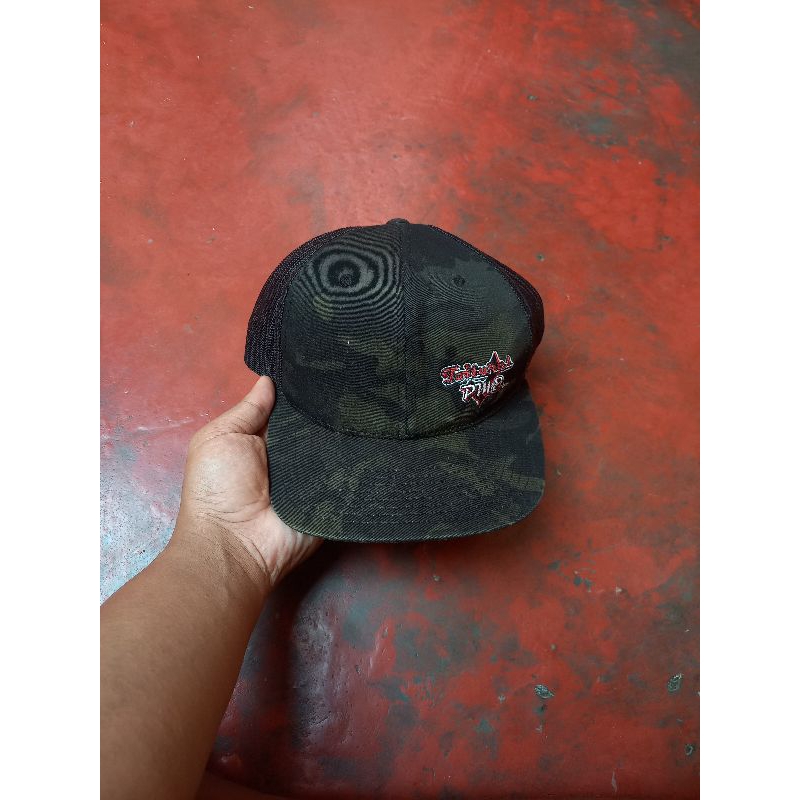 Topi Trucker Yupoong Camo