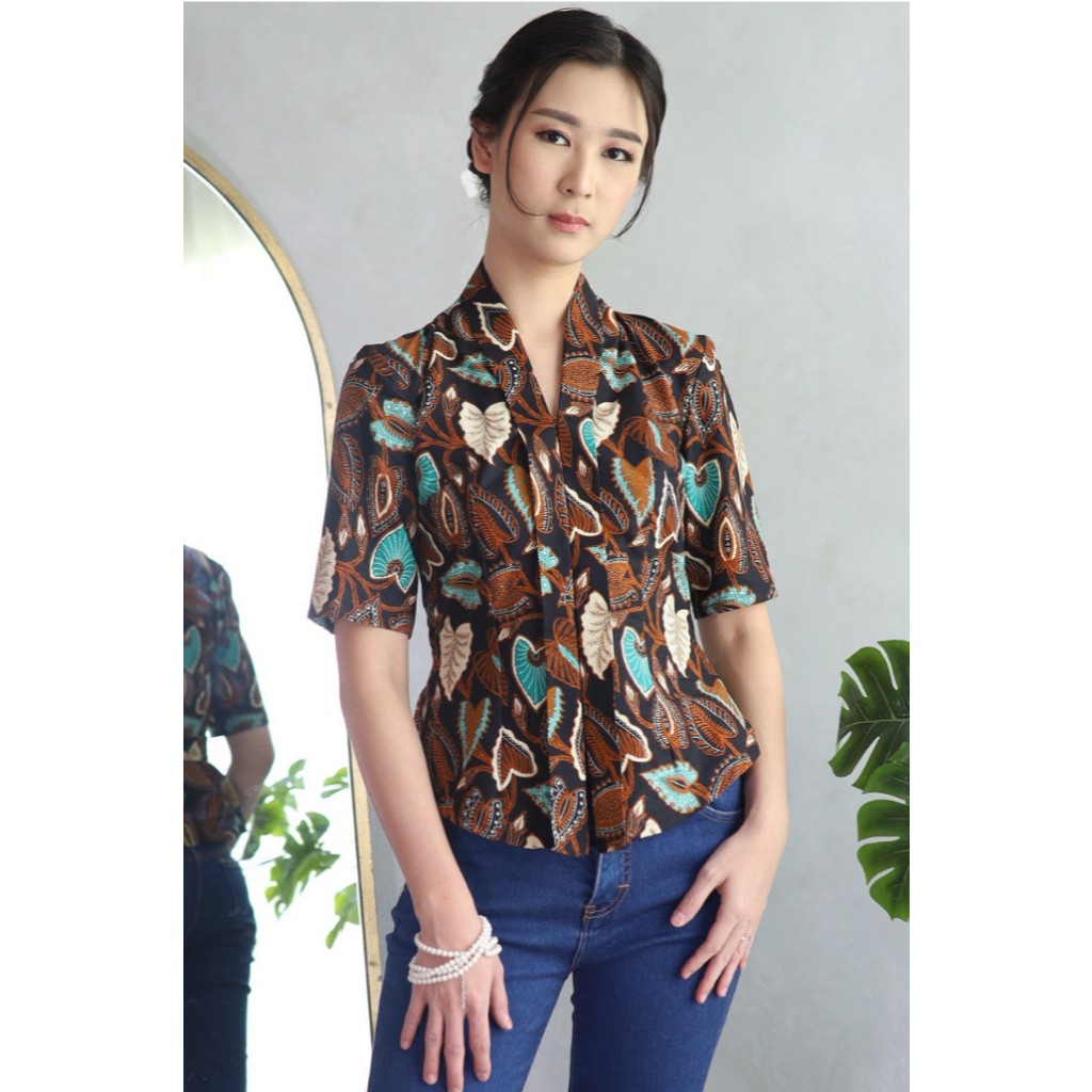 Kuncup Daun Keladi Hijau Kebaya