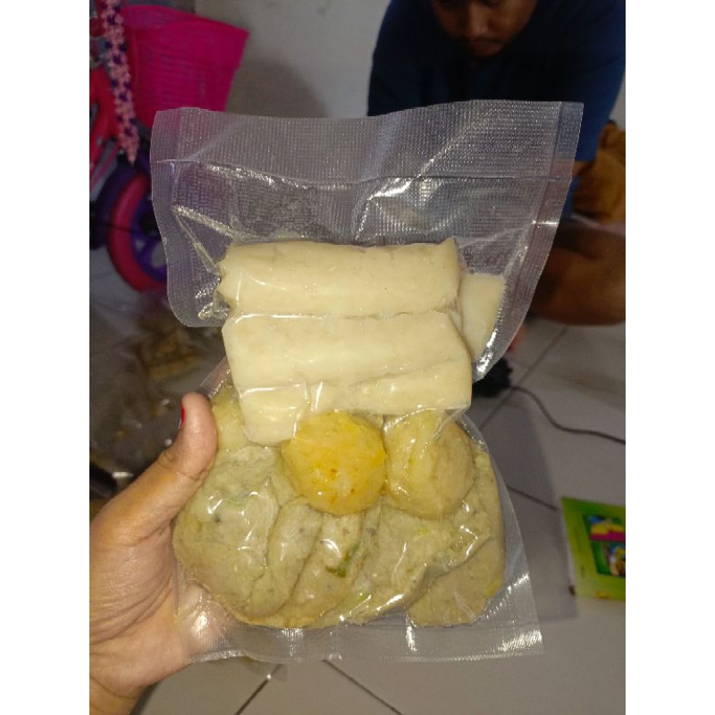 

PEMPEK PAKET KELUARGA ISI 17