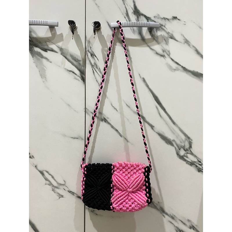 Preloved tas sling bag rajut tali kur blackpink wanita