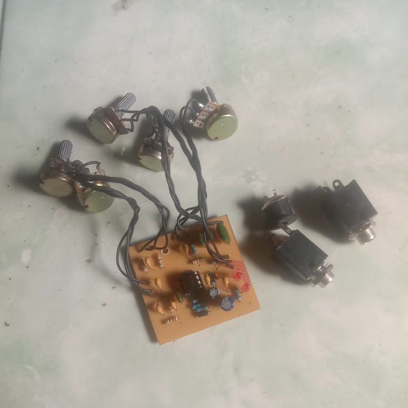 KIT EFEK GITAR MARSHAL GUVNOR