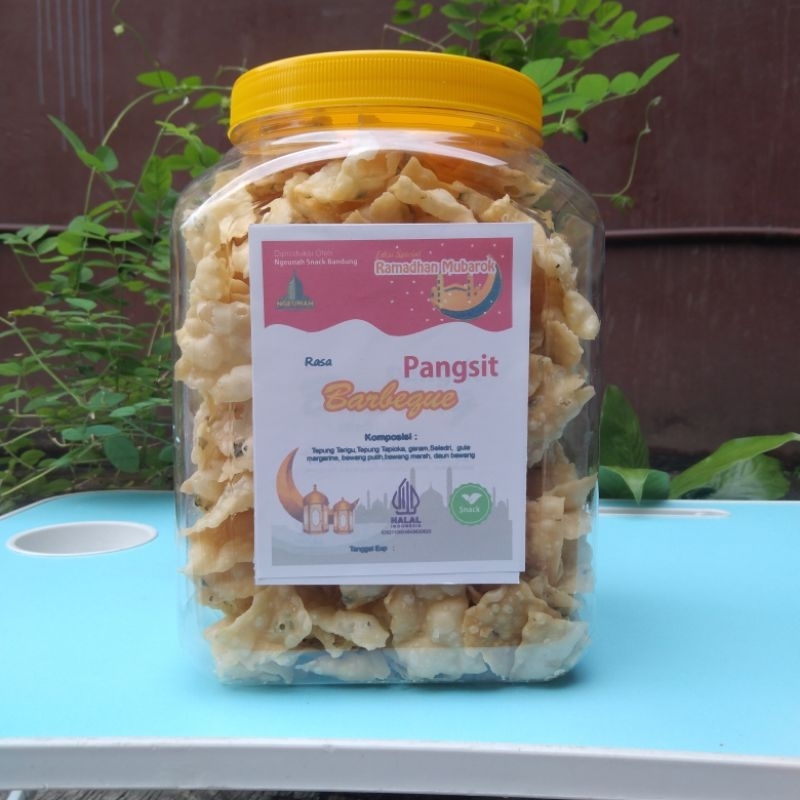 

KRIPIK PANGSIT BAWANG Rasa Barbeque /KUE BAWANG