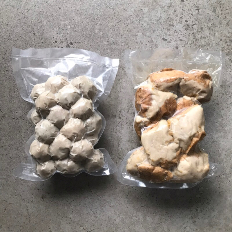 

PAKET 1 Bungkus Bakso isi 25 Pcs + 1 Bungkus Tahu Bakso Pong Besar Premium isi 10 Pcs