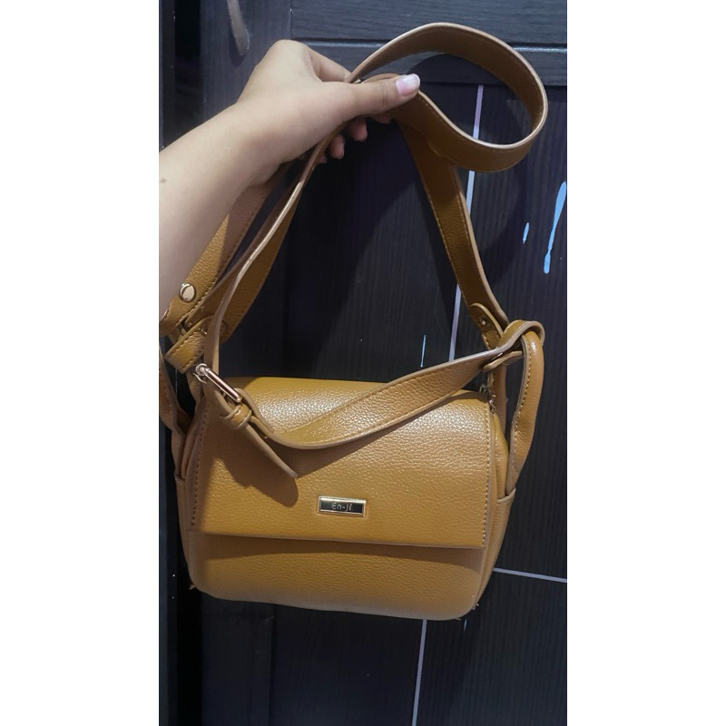 Preloved tas enji