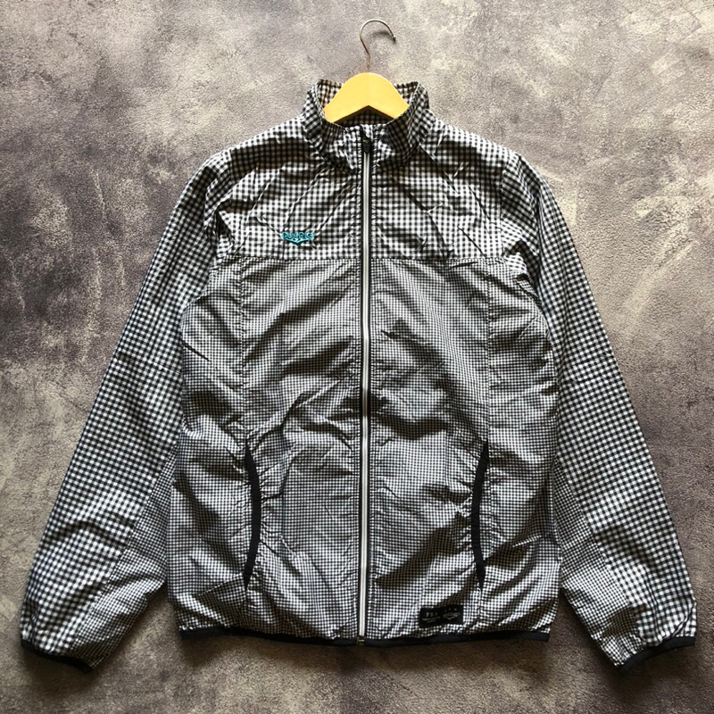 Windbreaker Jacket DUARIG Second Size L,Inner Fleece,Windbreaker motif catur second windbreaker kota