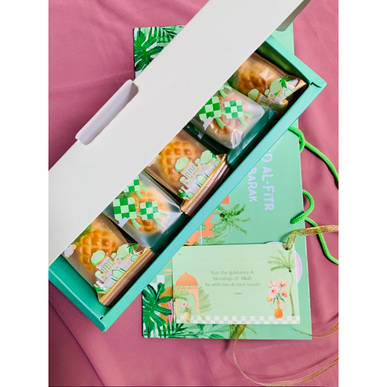 

Hamper Idul Fitri Nastar—Rie Green box isi 9pcs
