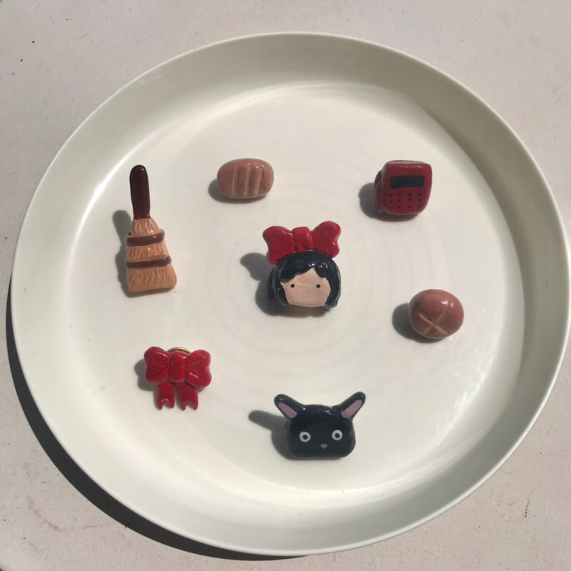 clay pin / pin clay / kiki’s delivery clay pin / handmade clay / aksesoris
