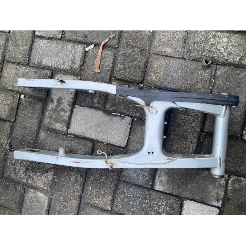 OBRAL SWING ARM ORI COPOTAN HONDA CRF 150L KONDISI BEKAS COPOTAN MASIH BAGUS BELUM ADA YANG KROPOS