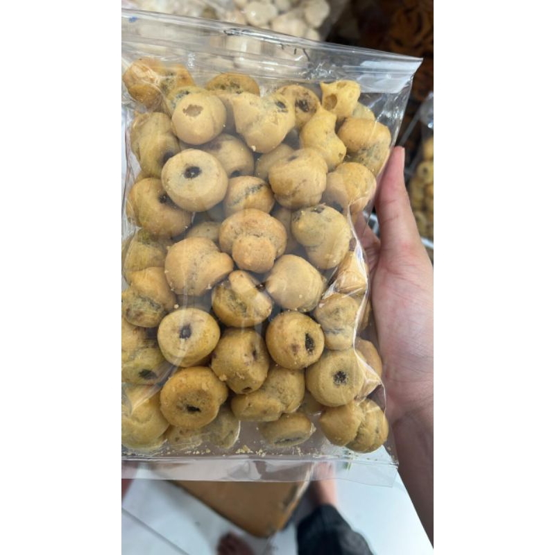 

Cemilan isi coklat Sus coklat lumer gurih enak