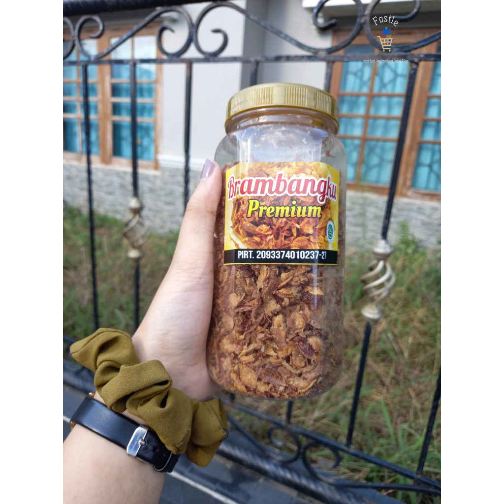 

Brambang Goreng Asli Brebes isi bersih 80gram Brambang Goreng dengan kemasan 112gr Toples Viral 112gr Merek Cap Jempol Brambangku Premium Bawang