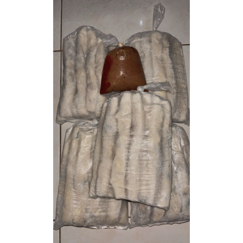 

Kerupuk basah / temet ( 1 bungkus isi 5 pcs/lungkung)