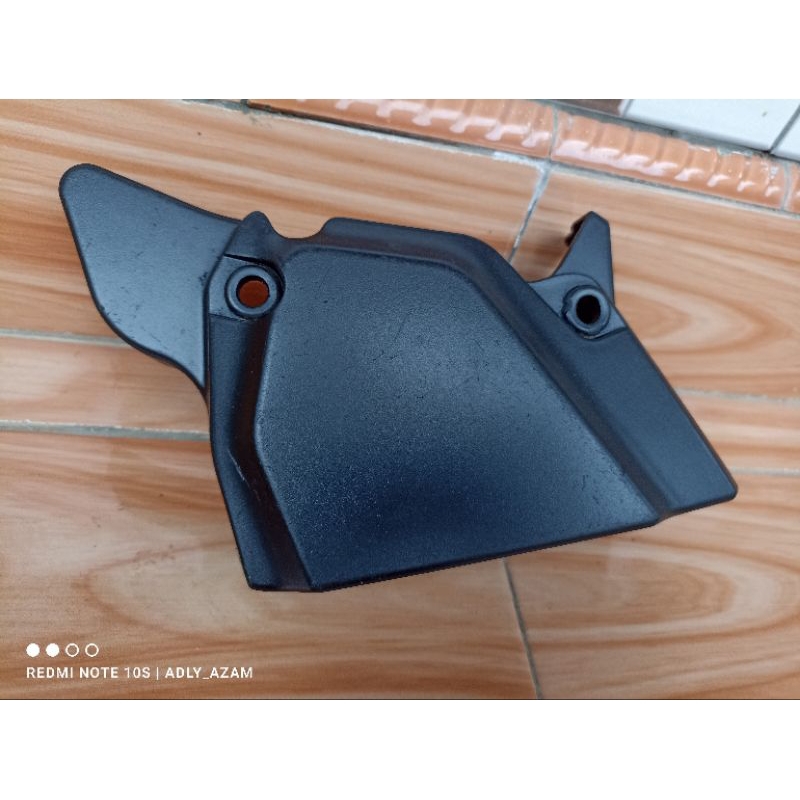 TUTUP GIR DEPAN YAMAHA BYSON COVER GEAR DEPAN YAMAHA BYSON ORIGINAL