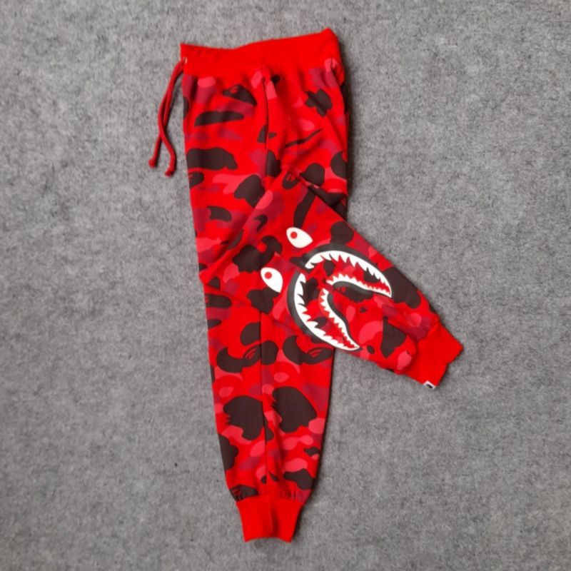 CELANA PANJANG BAPE MERAH CAMO
