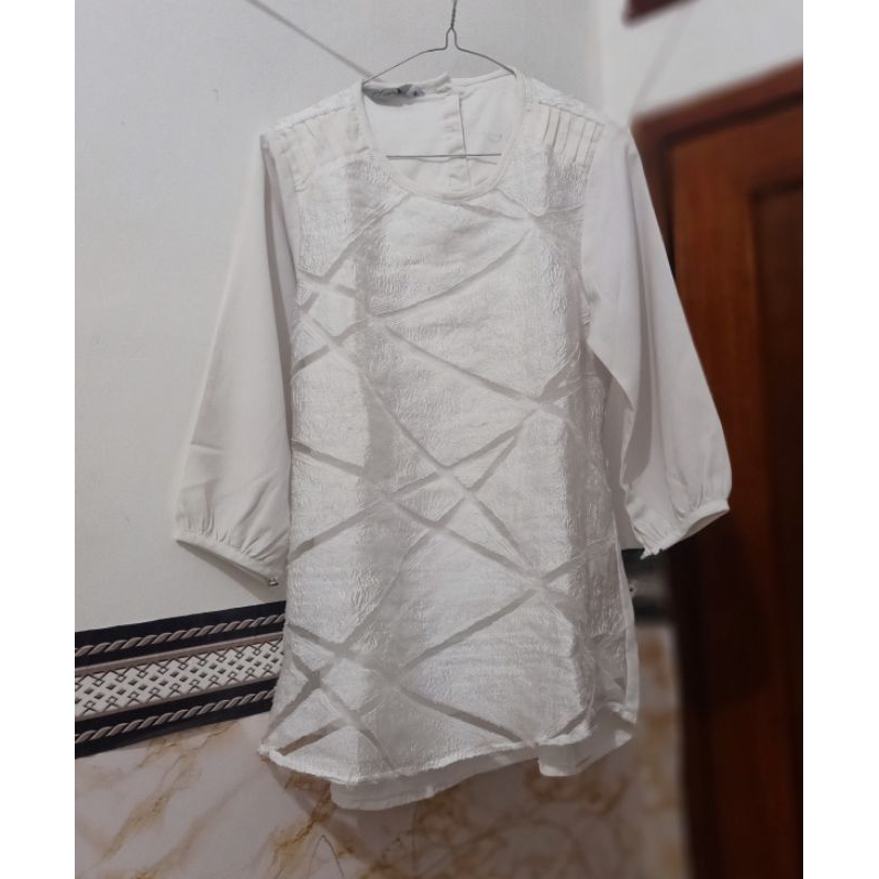 PL Blouse putih