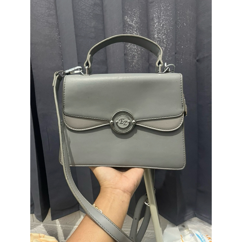 preloved tas Elizabeth / tas jinjing / tas selempang