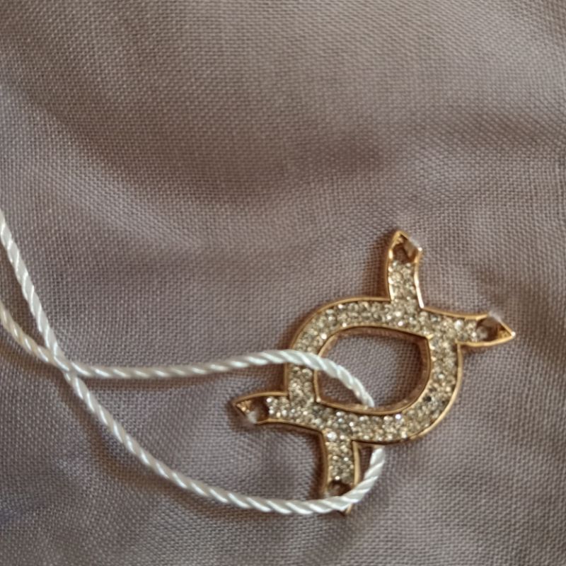 Amore Scarf Wearing Klamby (Scarf Polos New Plat)