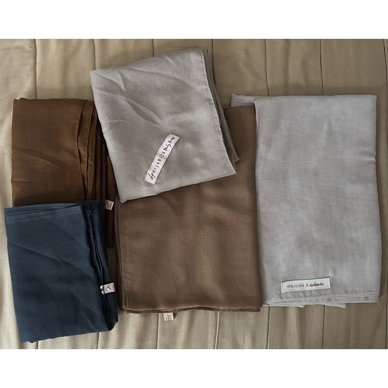 preloved jilbab paris voal segiempat napocut nhslooks x dwihanda hijabic x dianty saturestudio