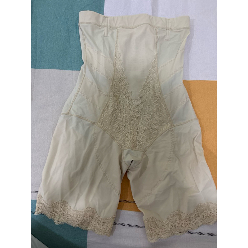 preloved korset beauty shape size M