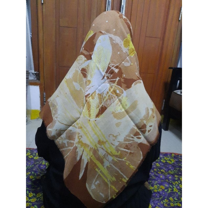 HIJAB SEGI EMPAT RAWIS ANSANIA MOTIF - etalase 7