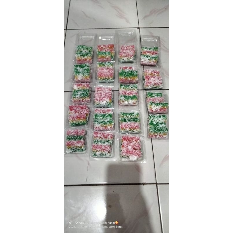 

Aneka kue basah / Singkong Pelangi