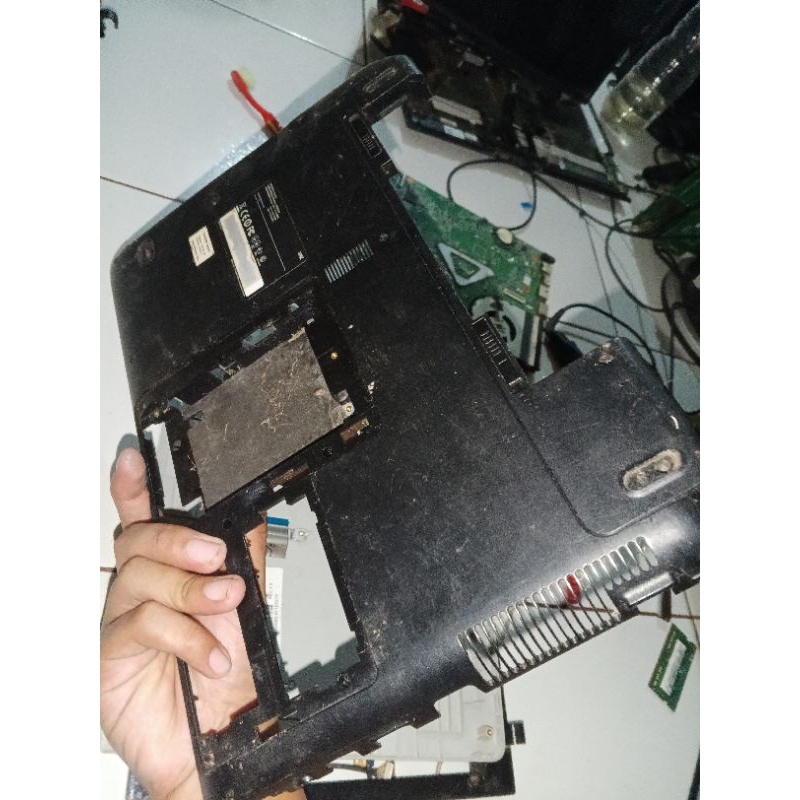 casing belakang laptop Samsung 300e ori