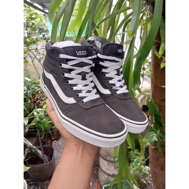 Sepatu Second / Sepatu Bekas Vans Ward High B/W - Size : 40,5 - Insole : 26 cm - sneakers - casual