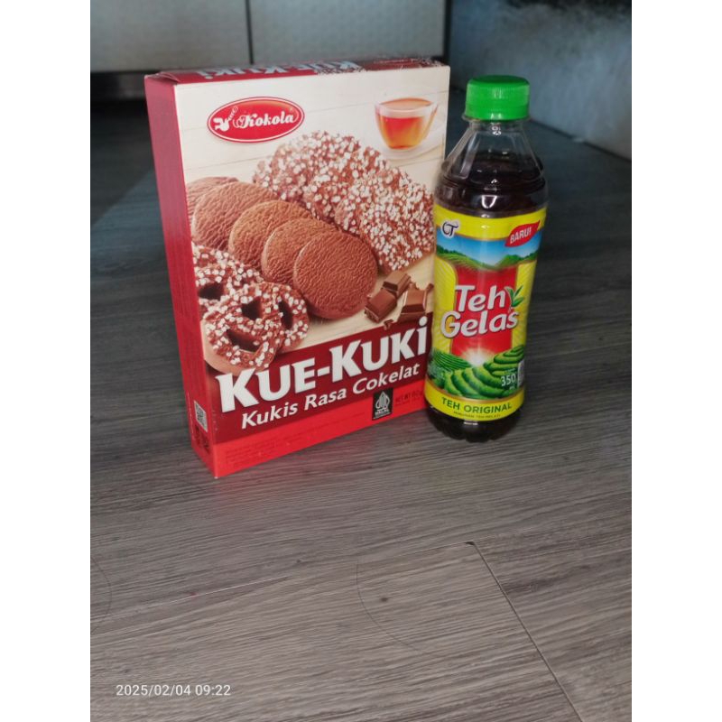 

Paket Hajatan| Kue Kuki Kokola dan Teh Gelas 350ml