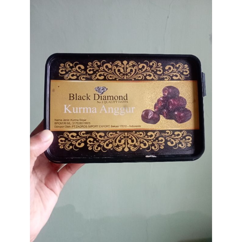

Kurma BAM Anggur Black Diamond 600 Gram | Oleh-oleh Umrah dan Haji