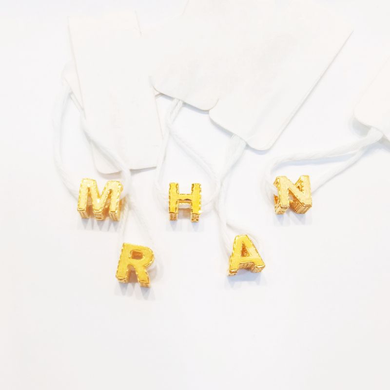 CHARM/LIONTIN GELANG HURUF