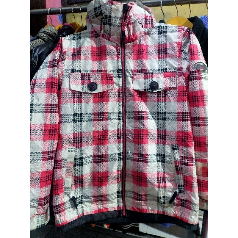 jaket snowbord, brand kissmark, size M besar, anti air