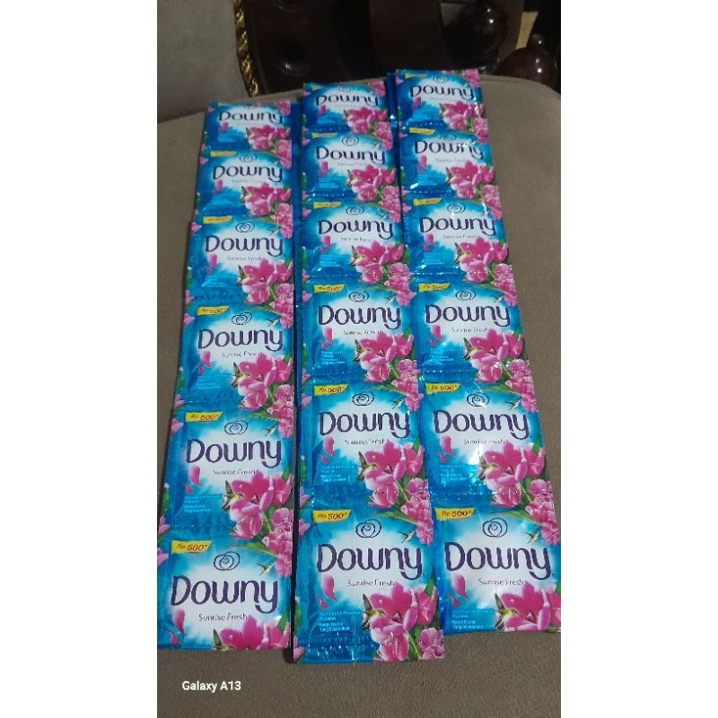 Downy sachet 1 renteng Isi 12pcs