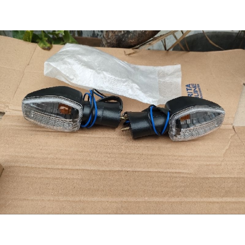 sen belakang Tiger Revo kanan kiri