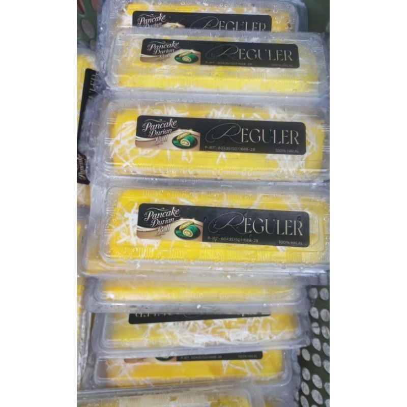 

Pancake Durian Roll