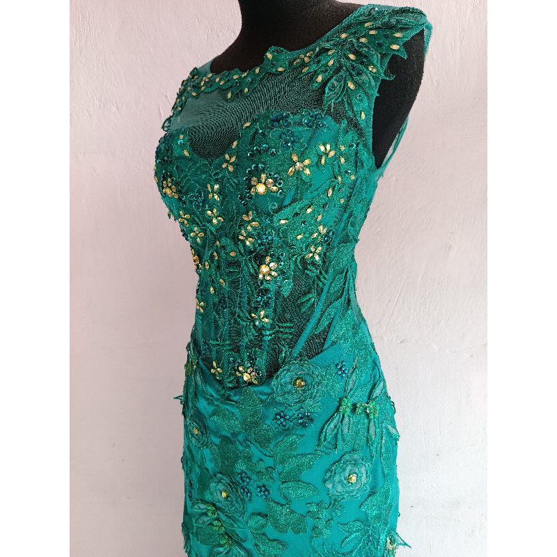 Gaun Pesta Model Duyung Berlengan Pendek Kain Brokat