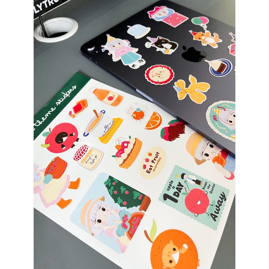 

Sheryl & Kelabu Sticker Sheet Lucu Tema Birthday dan Fruit Waterproof